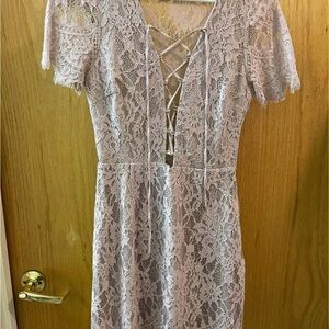 Elegant Lace Dress in Soft Light Lavender